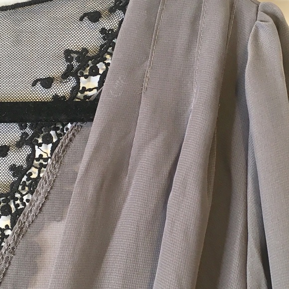 NWOT Beautiful Romantic Lace Backless Blouse - Picture 7 of 8